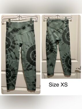 PINK Victory’s Secret Tie-Dye Green Leggings - Size XS
